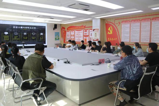 2022新疆網絡文化節丨e同見證· “新媒體·新鄉村·新未來” 交流沙龍