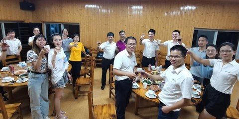 精工智能工廠規(guī)劃團(tuán)隊(duì)共團(tuán)圓!